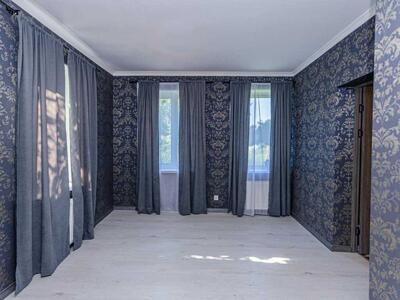 Будинок в центральній частині міста.