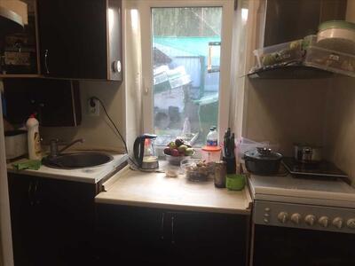 Частина будинку з окремим двором