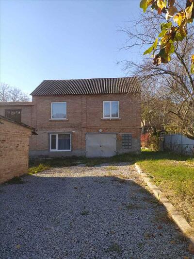 Окремий будинок в центральній частині міста