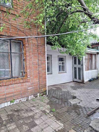 Частина будинку в центрі міста.