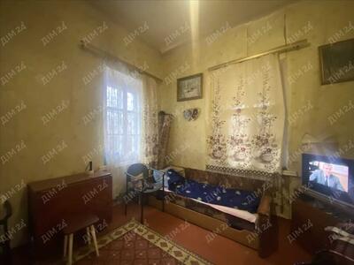 Частина будинку з центральними комунікаціями!