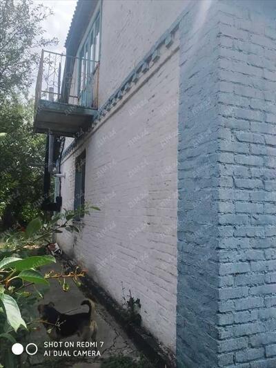 Просторий будинок в передмісті!