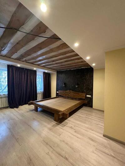 У продажу сучасний будинок