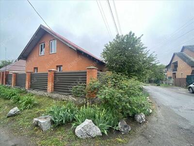 Капітальний будинок, 1 км від Макдональдса.