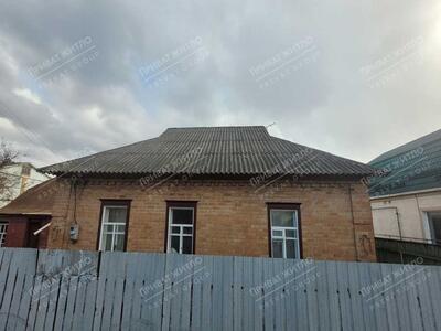 Частина будинку в передмісті