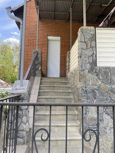 Продаж цегляного будинку