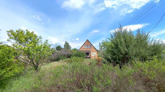 Документи і на дачний будинок.