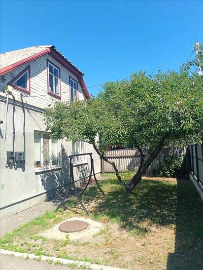 Добротний цегляний будинок у Ліску - заходь і живи!