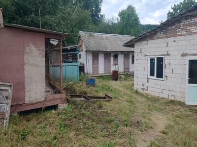 Будинок під ремонт у передмісті