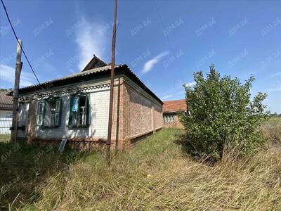 Будинок з великою ділянкою біля лісу!