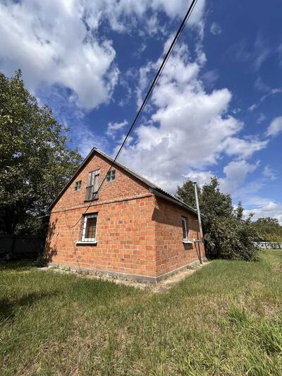 Заміський будиночок-дача в передмісті