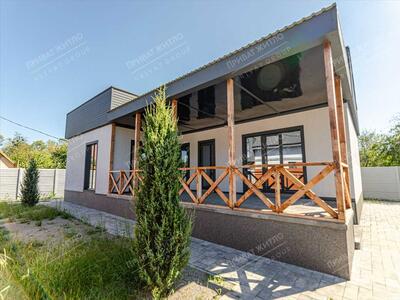 Продається будинок, у якому відчувається затишок і гармонія з першого кроку.