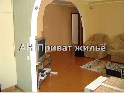 Трьохкімнатна квартира з ремонтом, меблями та технікою