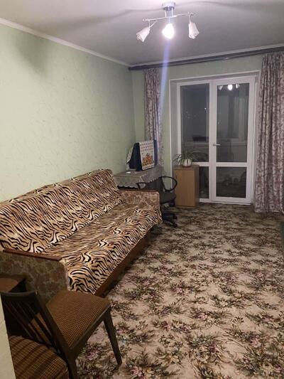 Трикімнатна квартира на Садах-1, поруч зупинка