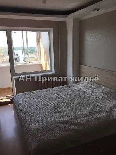 Простора квартира на Леваді