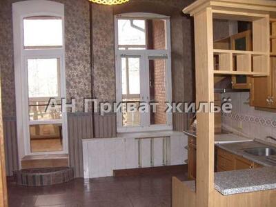 Центр, квартира в 2 хвилинах від Корпусного парку