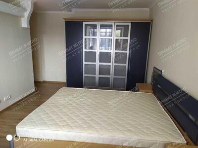 Трикімнатна квартира на Подолі