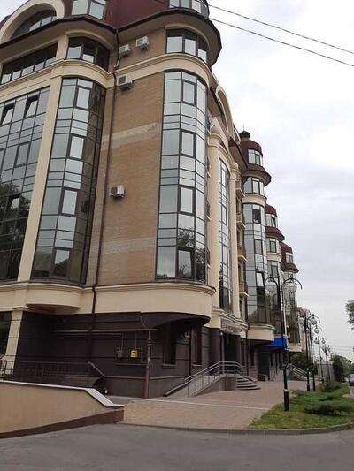 Дворівнева квартира біля Сонячного парку!