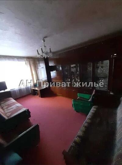 Трикімнатна квартира поруч ПД \