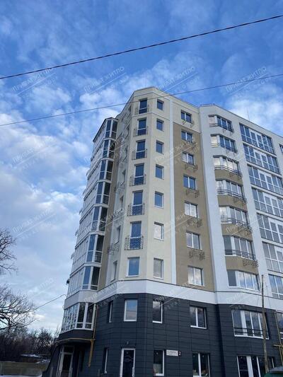 Новобудова в центрі, цегла, зданий будинок!