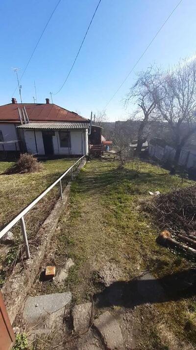 2-кімнатна квартира бюджетна в Центрі!