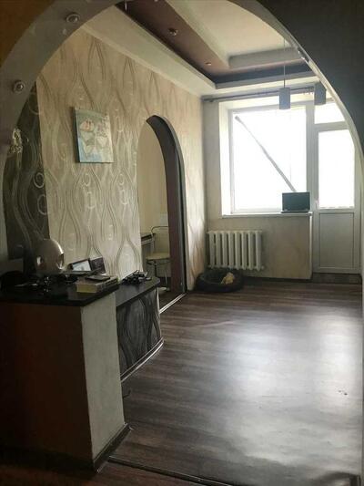 3-кімнатна сталінка в центральній частині міста