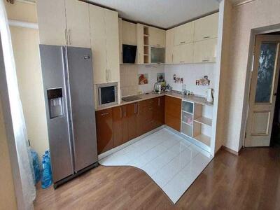 Продається 2 кімнатна квартира на Боженка