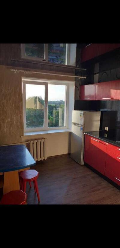 Продається однокімнатна квартира з класним ремонтом.