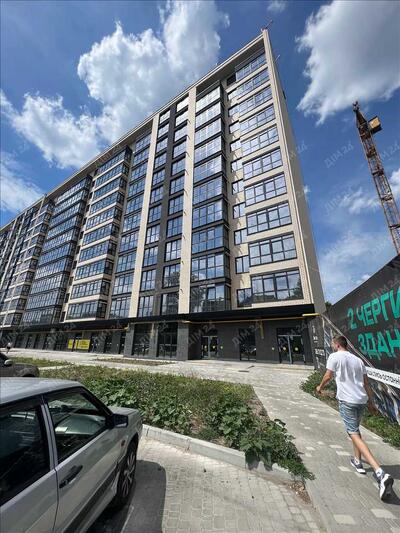 Трьохкімнатна квартира в ЖК \