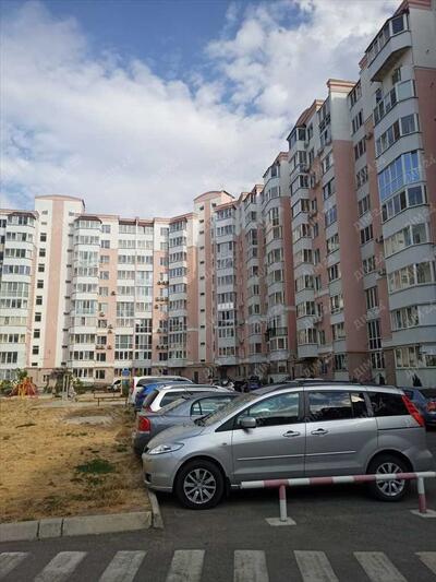 Дворівнева квартира в спальному районі!