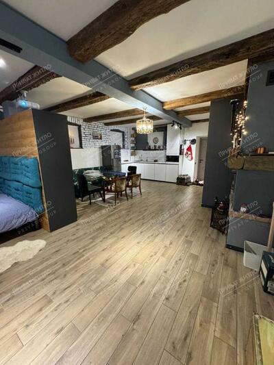 Продаж квартири-студії з дизайнерським ремонтом!