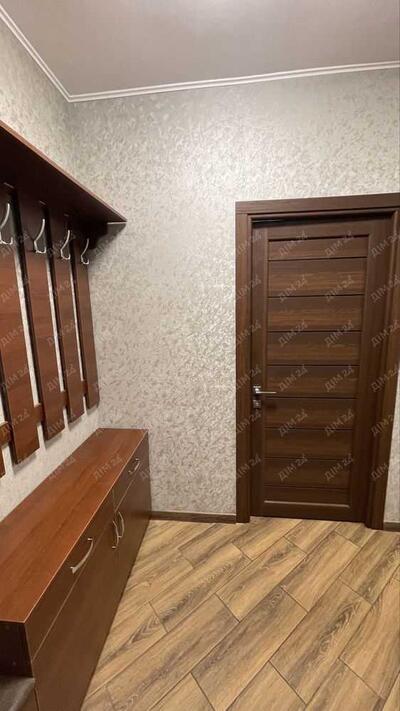 Трикімнатна квартира на Розсошенцях в ЖК Садовий