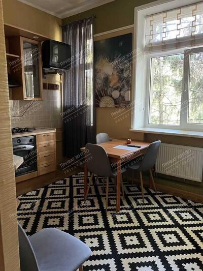 Трикімнатна квартира поруч зі Стадіоном Ворскла