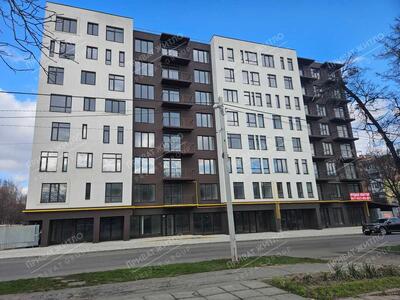 Продаж трикімнатної квартири в ЖК \