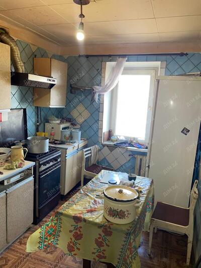 Простора трикімнатна квартира на Подолі