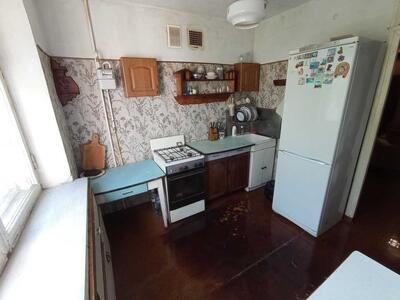 Продаж трикімнатної кімнатної \