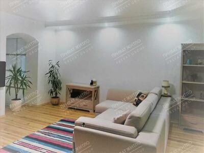 3 кімнатна квартира в центрі міста.