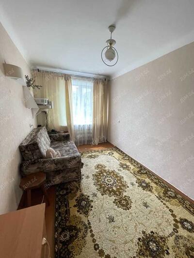 Трикімнатна квартира на Браїлках.