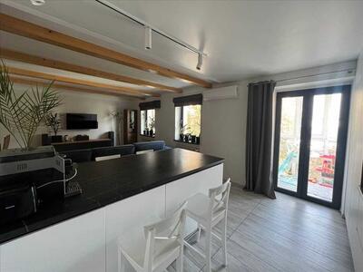 Стильна квартира у самому центрі