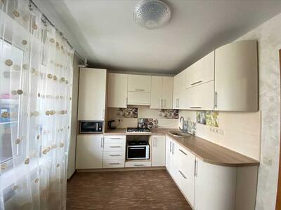 Затишна 2 кімнатна квартира з автономним опаленням!