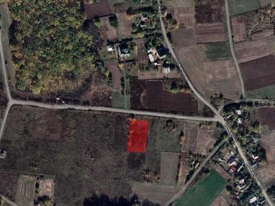 Хороший участок земли под застройку собственного дома.