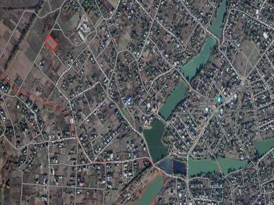 Ділянка під будівництво в передмісті.