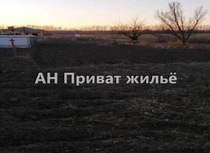 Земельна ділянка в гарному районі.