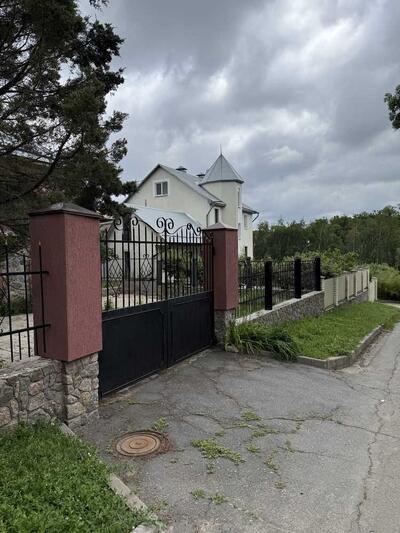 Продаж однієї або декількох земельних ділянки в гарній локації