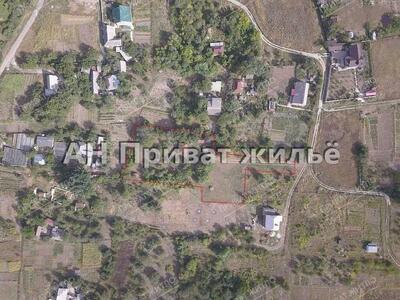 Ділянка з будинком під знос