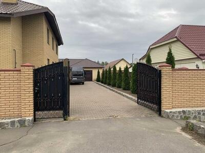 Просторий  двоповерховий будинок на Подолі