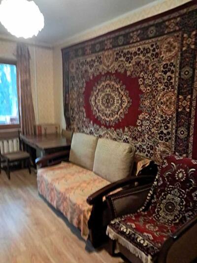 2-кімнатна на Алмазному, 3 поверх, лоджія, хороший стан