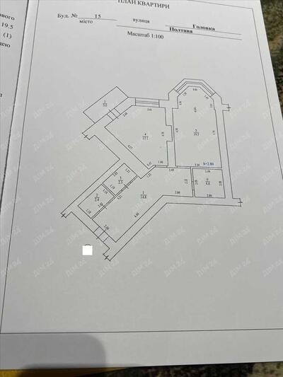 Простора квартира в новобудові.