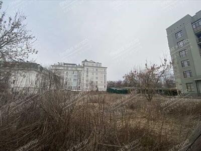 Ділянка біля парку Перемоги!