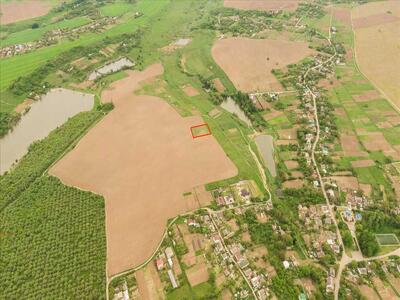 Велика ділянка поблизу водойми!